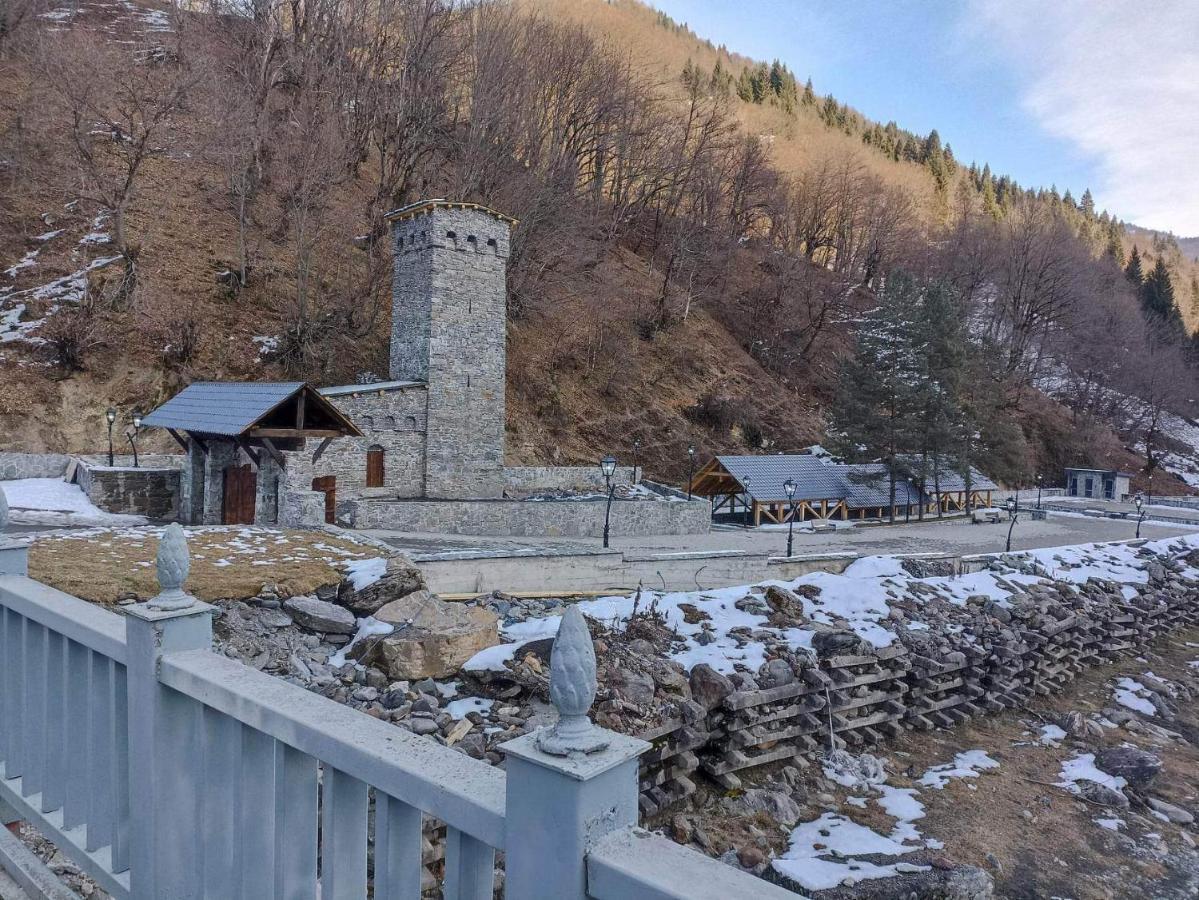 Guest House "Svaneti" Lentekhi Esterno foto