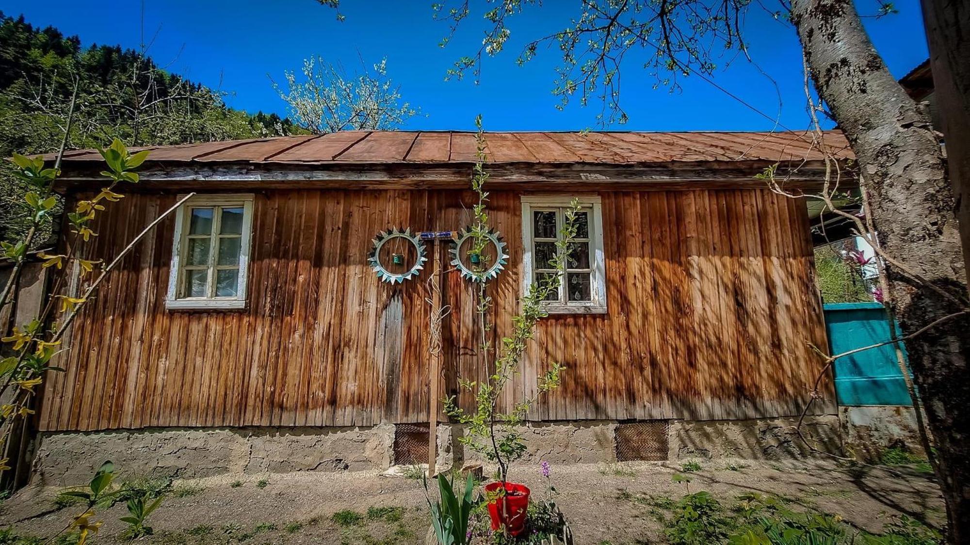 Guest House "Svaneti" Lentekhi Esterno foto